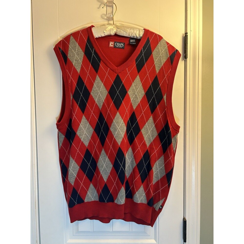 Chaps Mens XL Red Argyle Sweater Vest Cotton V Neck Preppy Golf Classic Dad Gift - Picture 2 of 13